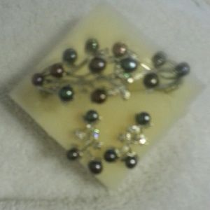 Faux pearl bracelet with earrings